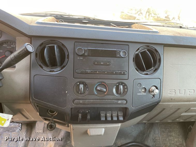 image for item LJ9666 2010 Ford F550 Super Duty XL  flatbed truck