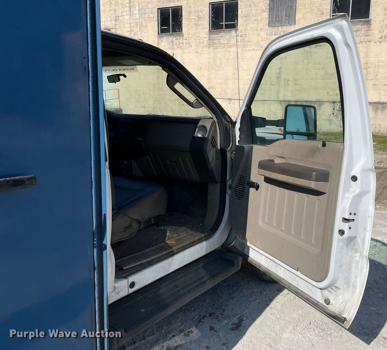 image for item LJ9666 2010 Ford F550 Super Duty XL  flatbed truck