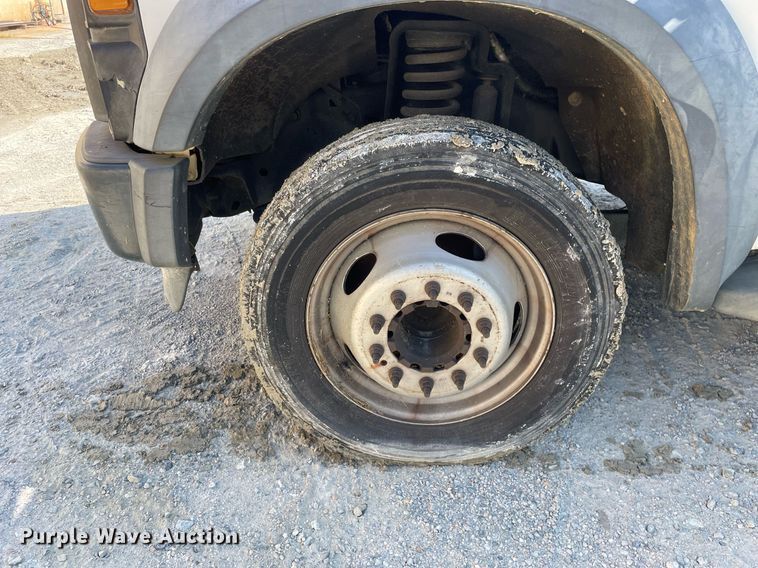 image for item LJ9666 2010 Ford F550 Super Duty XL  flatbed truck