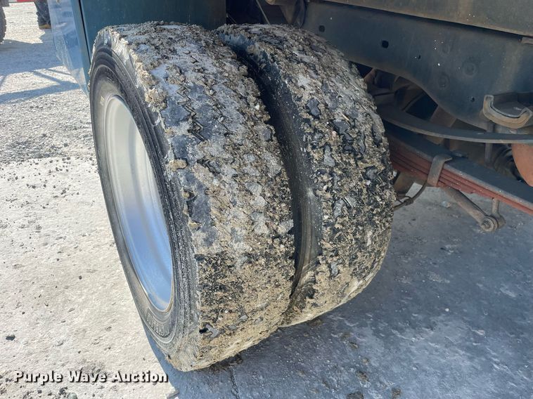 image for item LJ9666 2010 Ford F550 Super Duty XL  flatbed truck