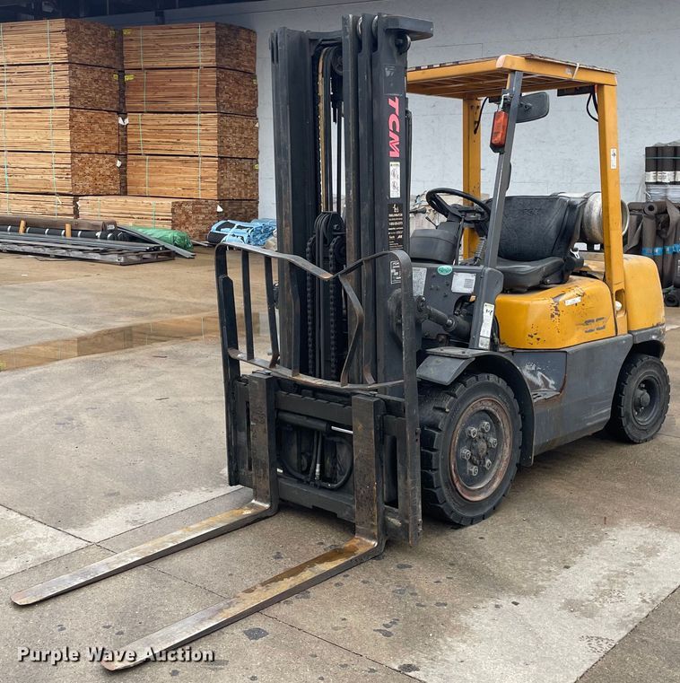 image for item LJ9668 TCM FG30N5T  forklift