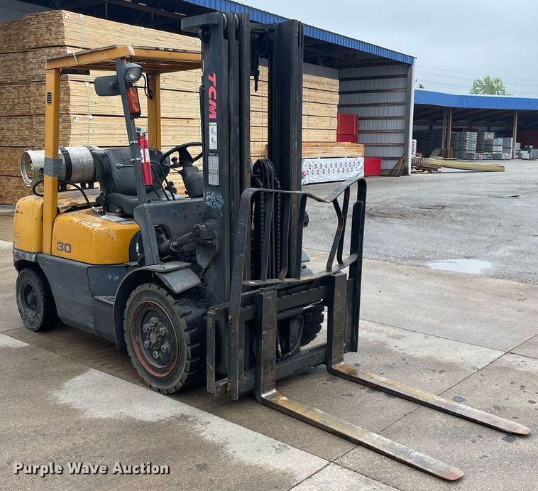 image for item LJ9668 TCM FG30N5T  forklift