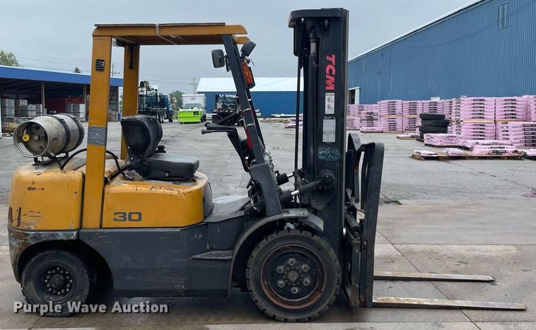 image for item LJ9668 TCM FG30N5T  forklift