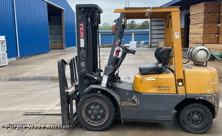 image for item LJ9668 TCM FG30N5T  forklift