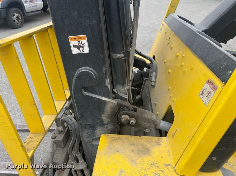 image for item LJ9669 Hyster H90XMS  forklift