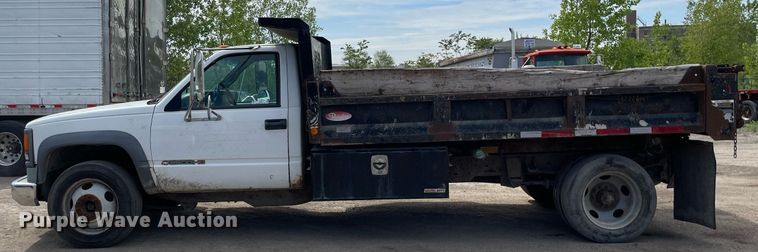 image for item LJ9671 2001 Chevrolet Silverado 3500HD  dump bed pickup truck