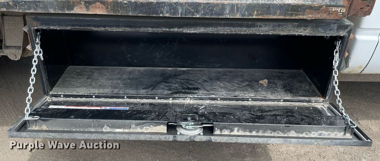 image for item LJ9671 2001 Chevrolet Silverado 3500HD  dump bed pickup truck