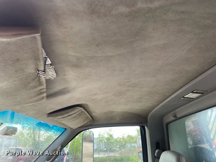 image for item LJ9671 2001 Chevrolet Silverado 3500HD  dump bed pickup truck