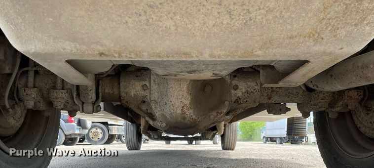 image for item LJ9671 2001 Chevrolet Silverado 3500HD  dump bed pickup truck