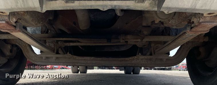 image for item LJ9671 2001 Chevrolet Silverado 3500HD  dump bed pickup truck