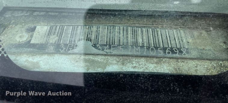 image for item LJ9671 2001 Chevrolet Silverado 3500HD  dump bed pickup truck