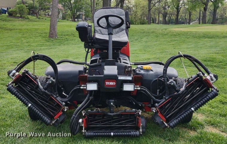 image for item LL9093 Toro Reelmaster 5510  reel mower