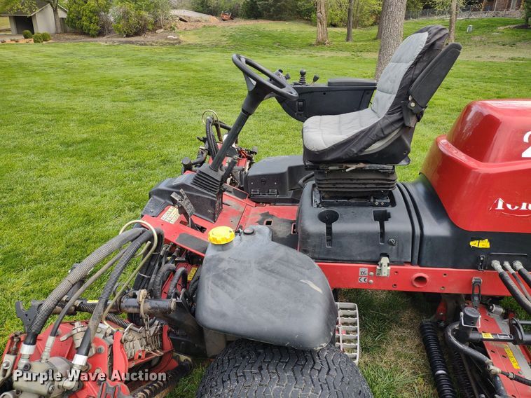 image for item LL9093 Toro Reelmaster 5510  reel mower