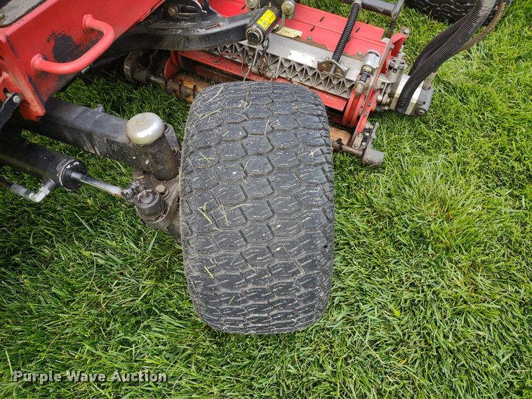 image for item LL9093 Toro Reelmaster 5510  reel mower
