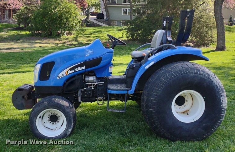 image for item LL9095 New Holland TC45DA  MFWD tractor