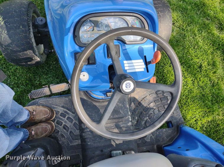 image for item LL9095 New Holland TC45DA  MFWD tractor