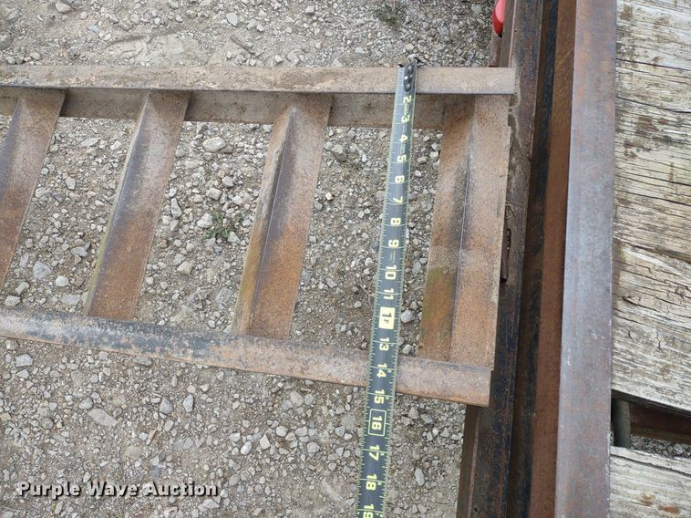 image for item LL9097 1994 Starlite Trailers  equipment trailer