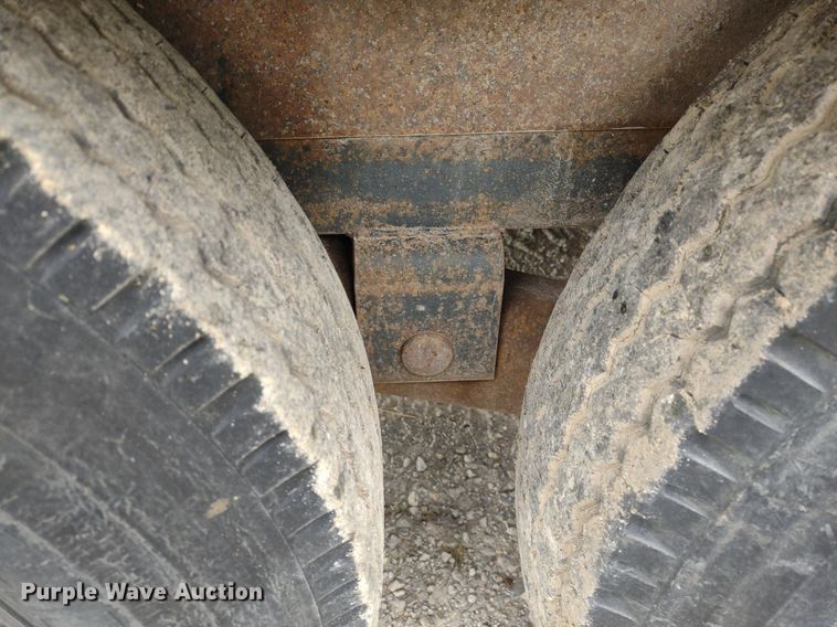 image for item LL9097 1994 Starlite Trailers  equipment trailer