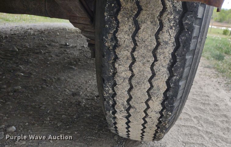 image for item LL9097 1994 Starlite Trailers  equipment trailer