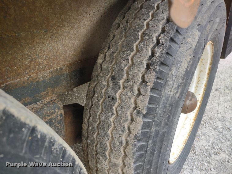 image for item LL9097 1994 Starlite Trailers  equipment trailer