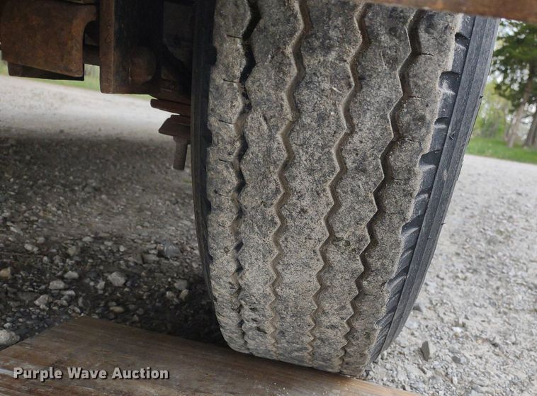 image for item LL9097 1994 Starlite Trailers  equipment trailer