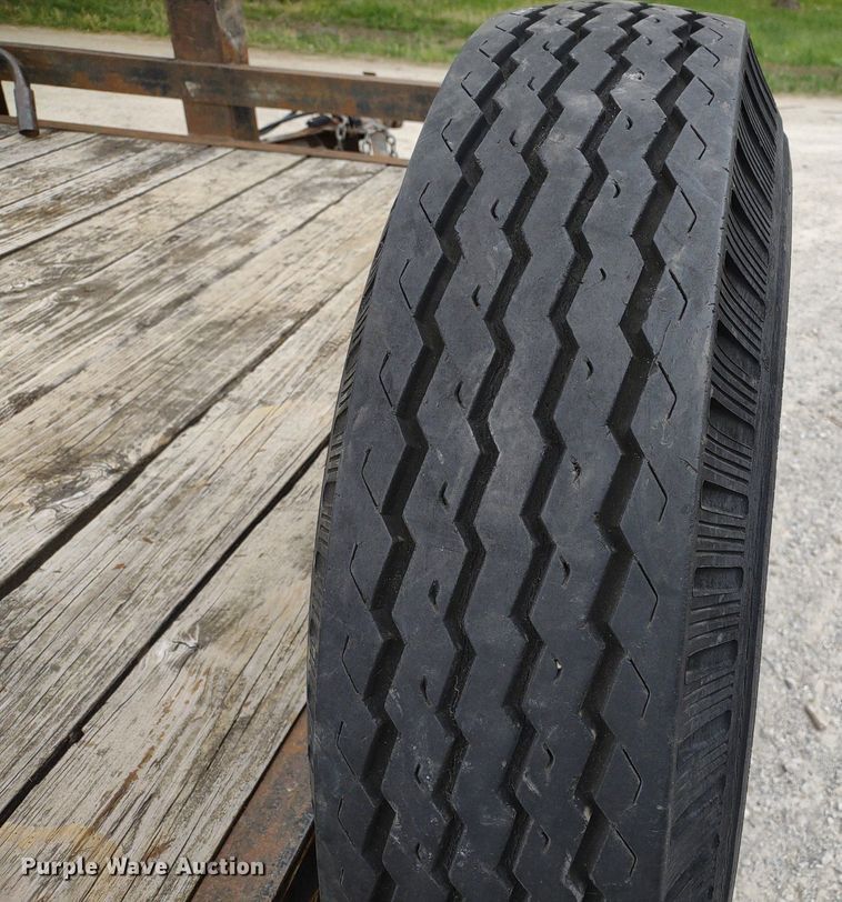 image for item LL9097 1994 Starlite Trailers  equipment trailer