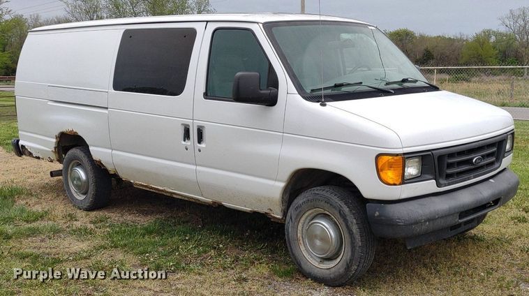 image for item LL9098 2004 Ford E250  van