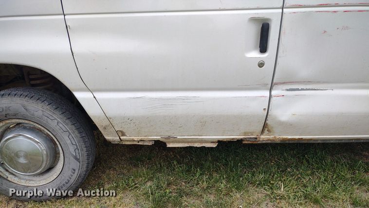 image for item LL9098 2004 Ford E250  van