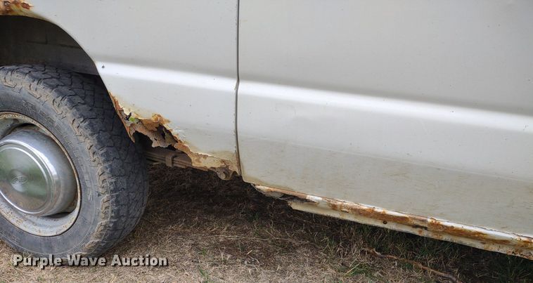 image for item LL9098 2004 Ford E250  van