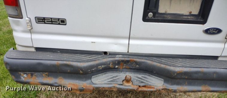 image for item LL9098 2004 Ford E250  van