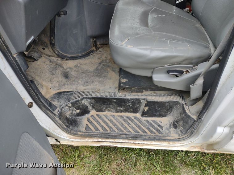 image for item LL9098 2004 Ford E250  van