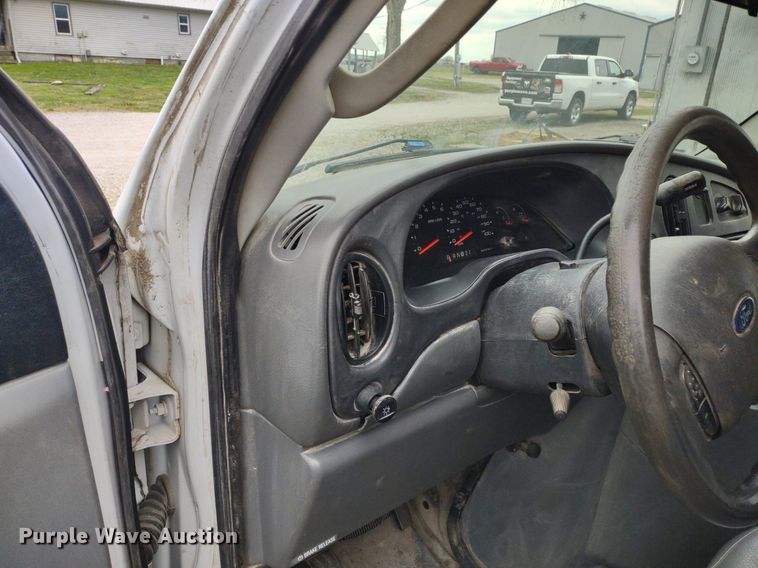 image for item LL9098 2004 Ford E250  van