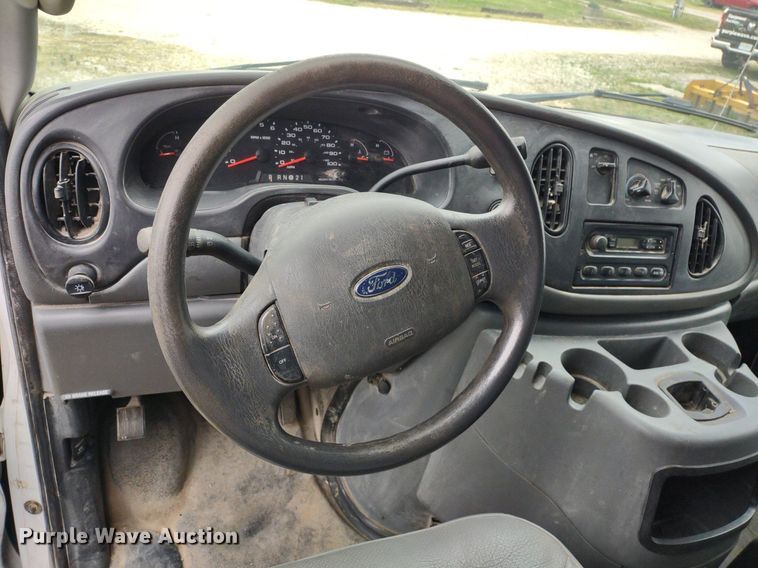 image for item LL9098 2004 Ford E250  van