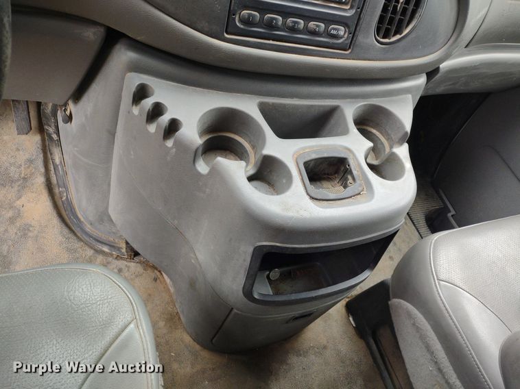 image for item LL9098 2004 Ford E250  van