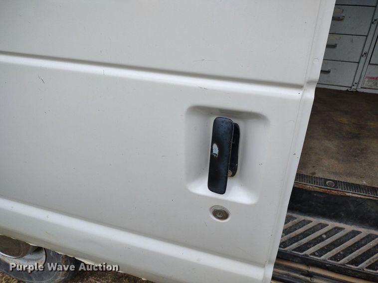 image for item LL9098 2004 Ford E250  van