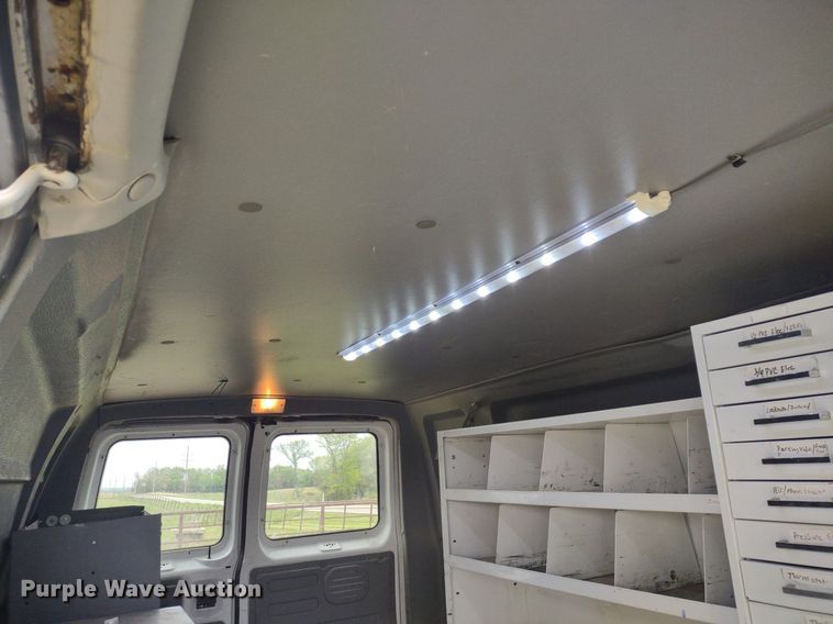 image for item LL9098 2004 Ford E250  van