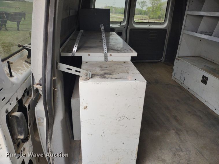 image for item LL9098 2004 Ford E250  van