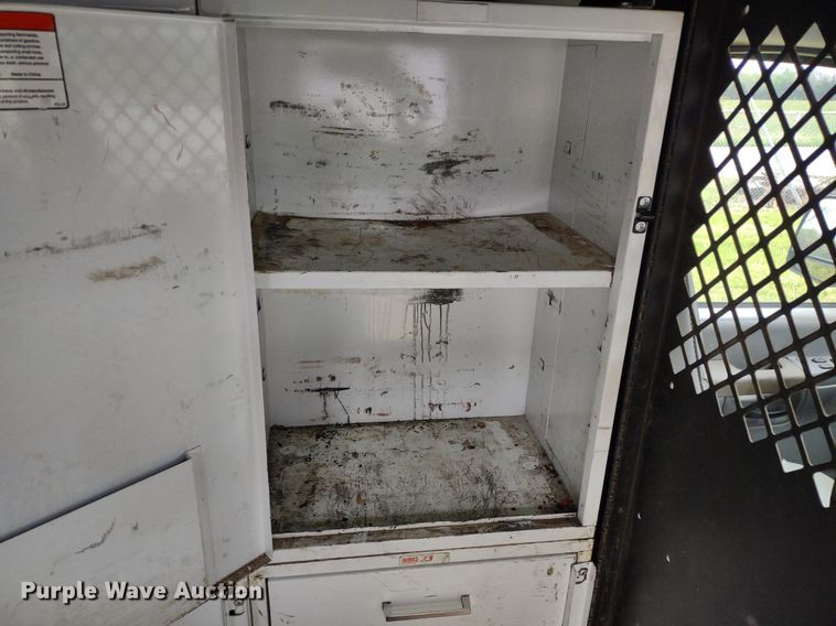 image for item LL9098 2004 Ford E250  van