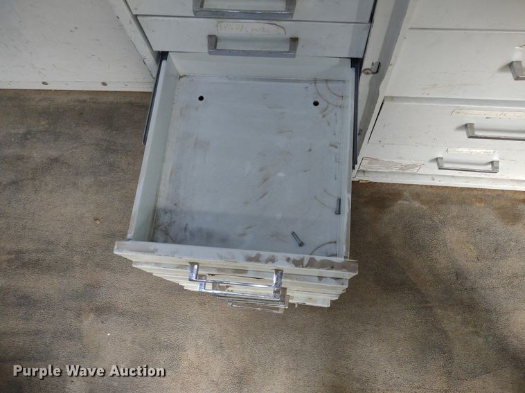 image for item LL9098 2004 Ford E250  van