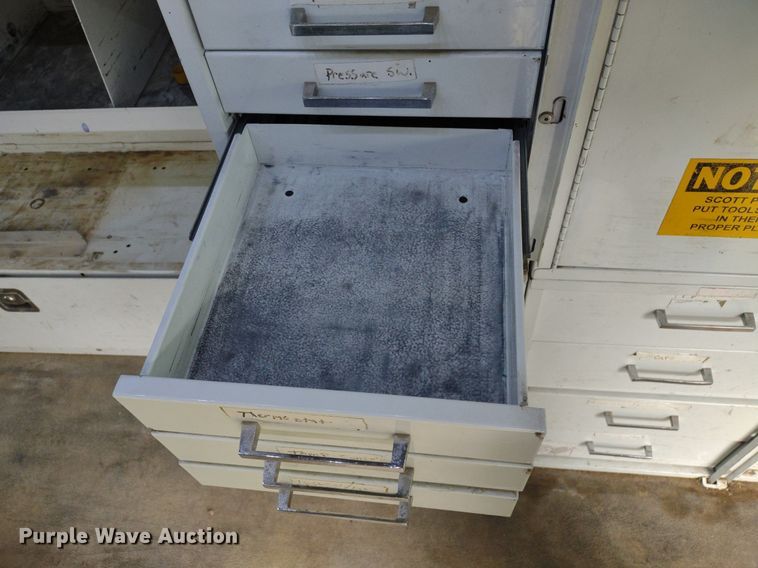 image for item LL9098 2004 Ford E250  van