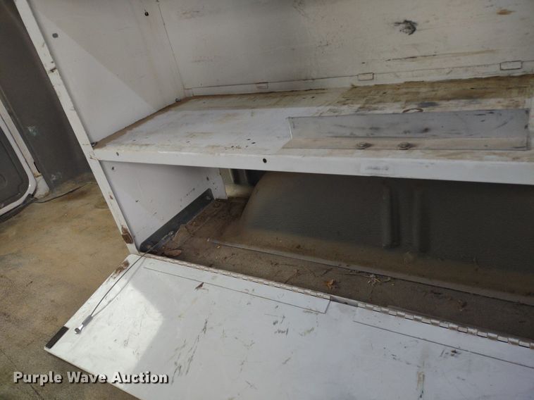 image for item LL9098 2004 Ford E250  van