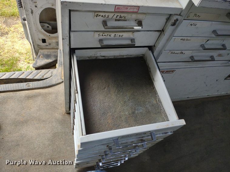 image for item LL9098 2004 Ford E250  van