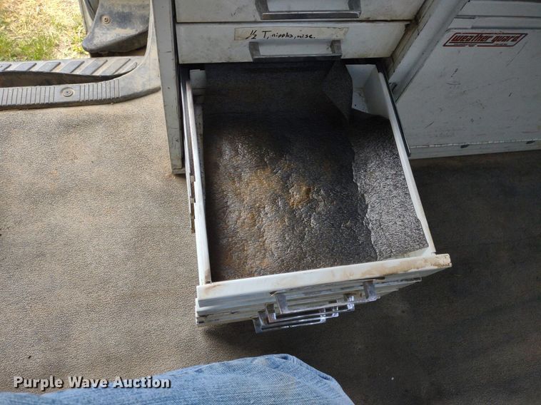 image for item LL9098 2004 Ford E250  van