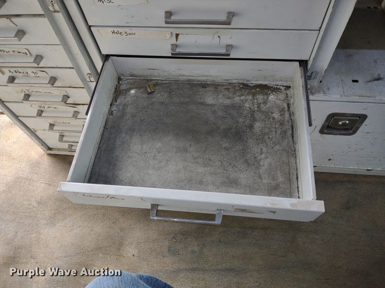 image for item LL9098 2004 Ford E250  van