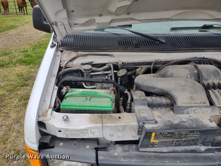 image for item LL9098 2004 Ford E250  van