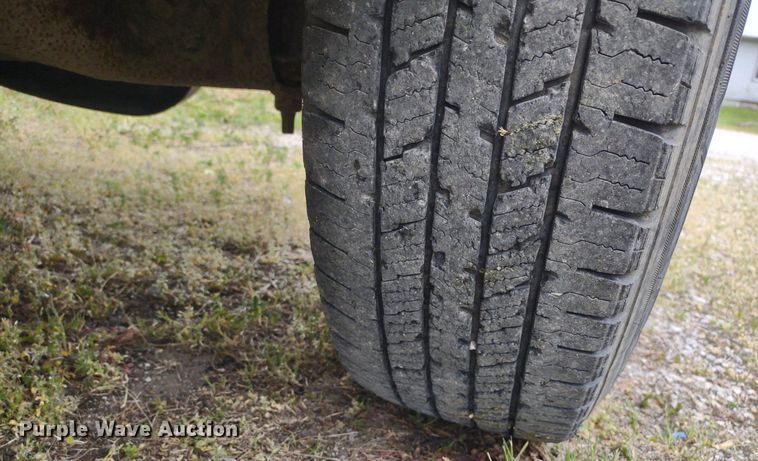 image for item LL9098 2004 Ford E250  van