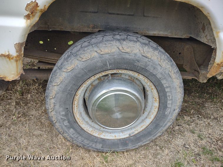 image for item LL9098 2004 Ford E250  van