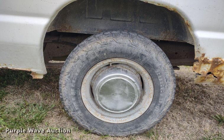 image for item LL9098 2004 Ford E250  van