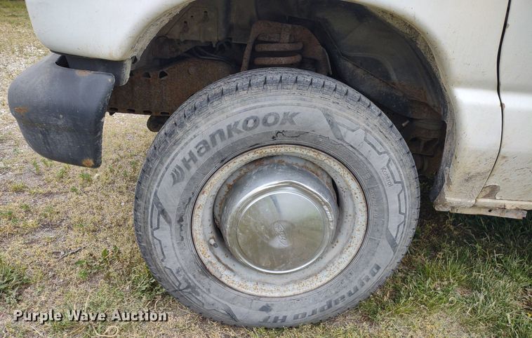 image for item LL9098 2004 Ford E250  van