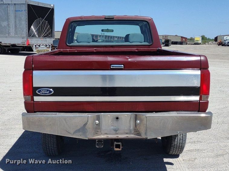 image for item LL9101 1993 Ford F350 XLT  Crew Cab pickup truck